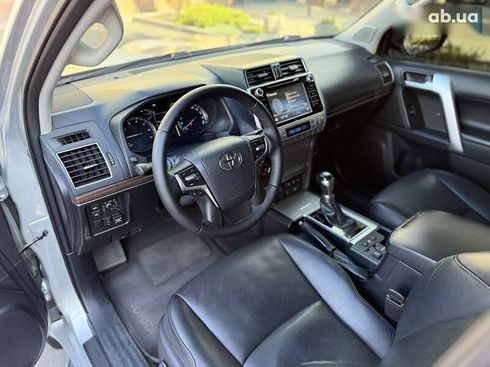 Toyota Land Cruiser Prado 2019 - фото 12