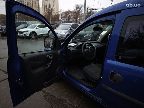 Opel Combo Life 2006 синий - фото 35