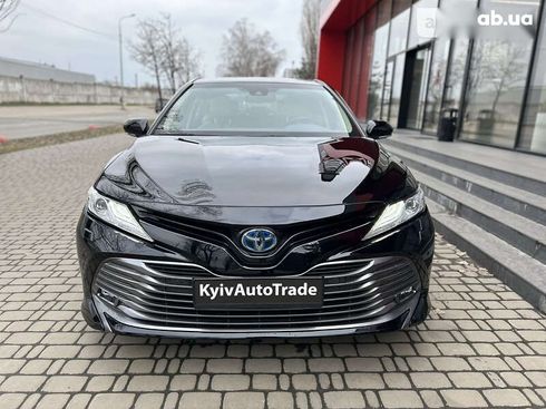 Toyota Camry 2020 - фото 13