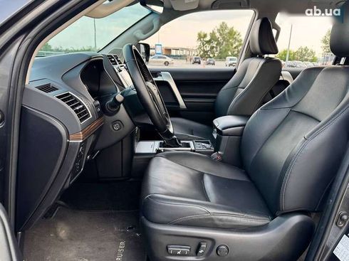Toyota Land Cruiser Prado 2019 - фото 19