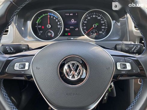 Volkswagen e-Golf 2019 - фото 25