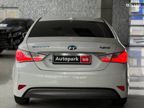 Hyundai Sonata 2013 белый - фото 9