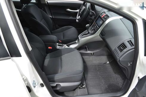 Toyota Auris 2011 - фото 22