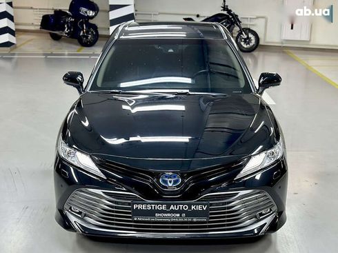 Toyota Camry 2020 - фото 9