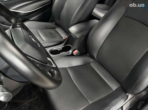 Toyota Corolla 2019 - фото 8
