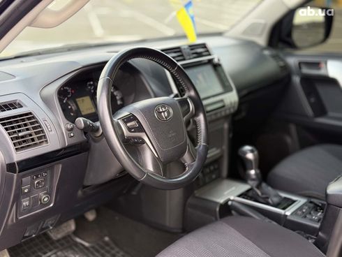 Toyota Land Cruiser Prado 2019 черный - фото 22