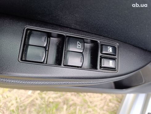 Subaru Legacy Wagon 2012 серебристый - фото 5