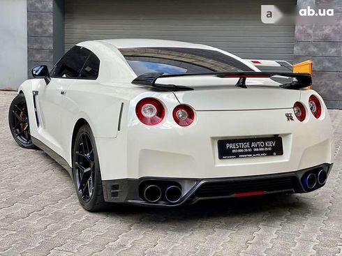 Nissan GT-R 2013 - фото 22