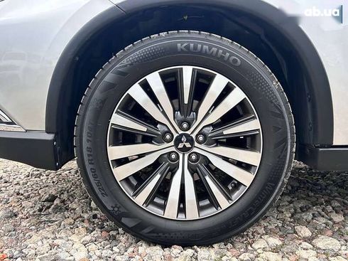Mitsubishi Outlander 2018 - фото 8