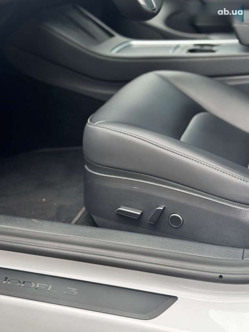 Tesla Model 3 2022 - фото 16