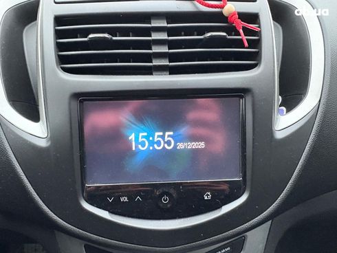 Chevrolet Trax 2016 белый - фото 21