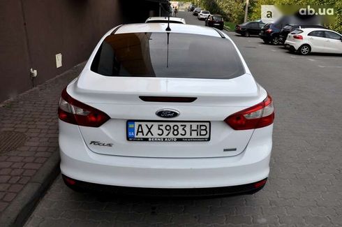 Ford Focus 2013 - фото 9