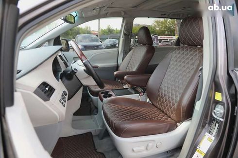Toyota Sienna 2010 - фото 7