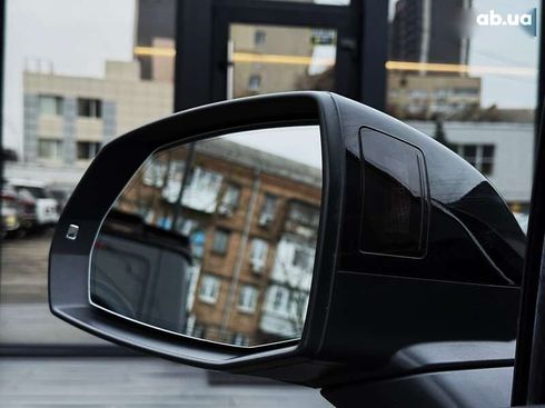 Audi Q7 2018 - фото 27
