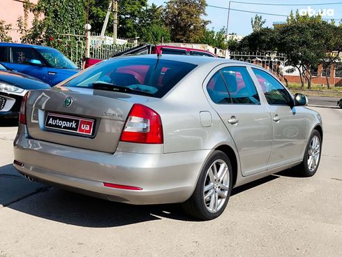 Skoda Octavia 2012 серый - фото 4