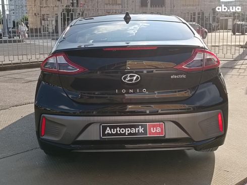 Hyundai Ioniq 2017 черный - фото 17