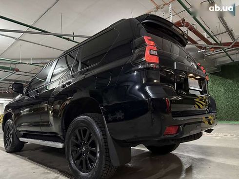 Toyota Land Cruiser Prado 2023 - фото 8