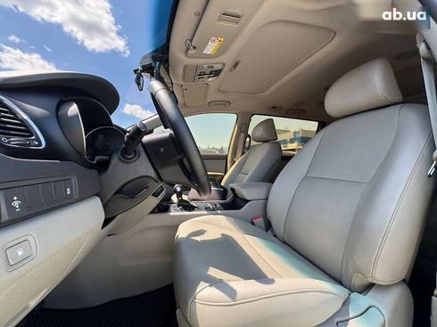 Kia Carnival 2014 - фото 19