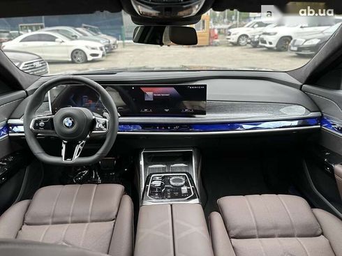 BMW 7 Series iPerformance 2023 - фото 23