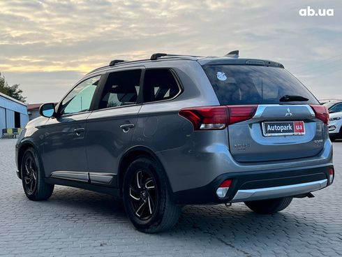 Mitsubishi Outlander 2017 серый - фото 11