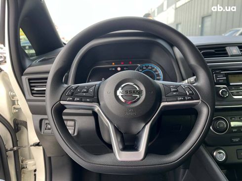 Nissan Leaf 2021 белый - фото 21
