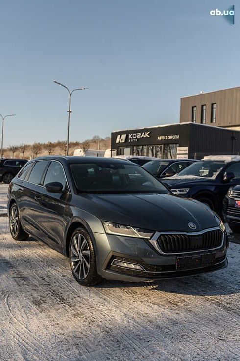 Skoda Octavia 2021 - фото 23