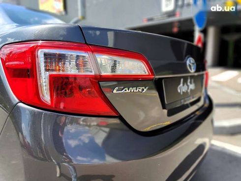 Toyota Camry 2012 - фото 17