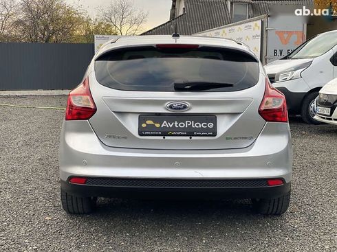 Ford Focus 2014 - фото 14