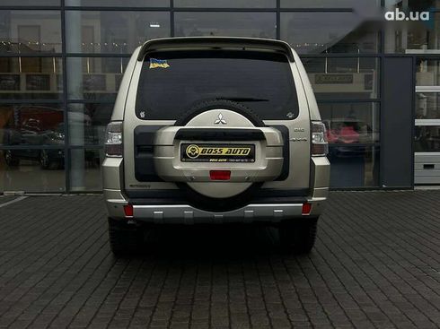 Mitsubishi Pajero Wagon 2012 - фото 6