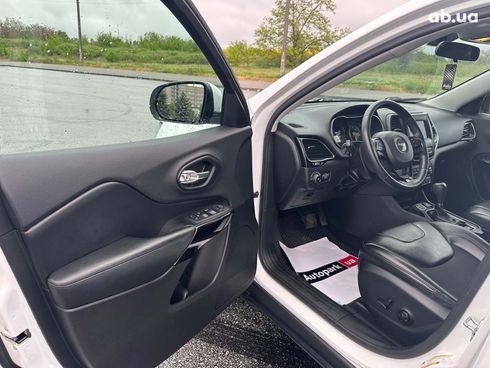 Jeep Cherokee 2019 белый - фото 21