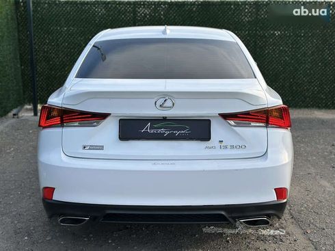 Lexus IS 2019 - фото 4