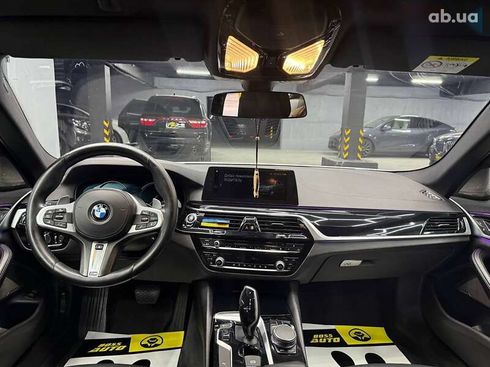 BMW 5 серия 2017 - фото 10