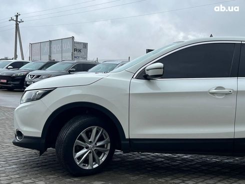 Nissan Qashqai 2017 белый - фото 4