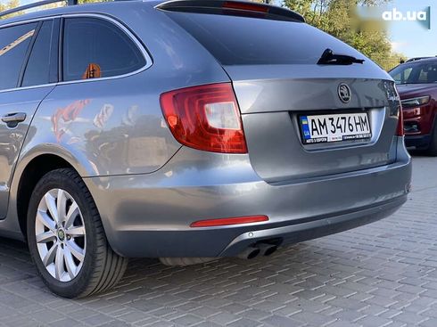 Skoda Superb 2011 - фото 18