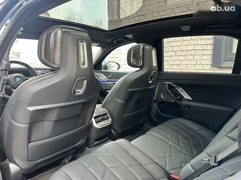 BMW i7 2023 - фото 19