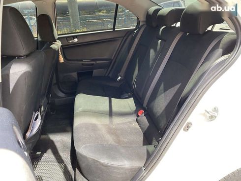 Mitsubishi Lancer 2016 - фото 14