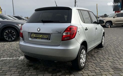 Skoda Fabia 2010 - фото 7