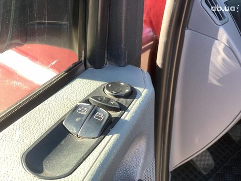 Mercedes-Benz Vito 2006 красный - фото 16