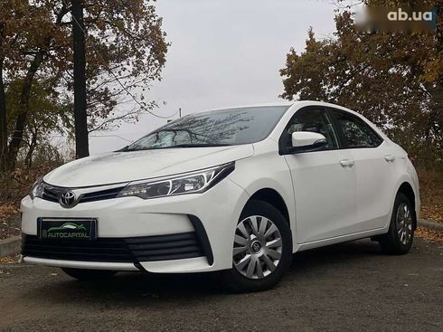 Toyota Corolla 2017 - фото 3