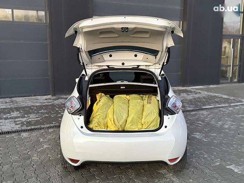 Renault Zoe 2016 - фото 10