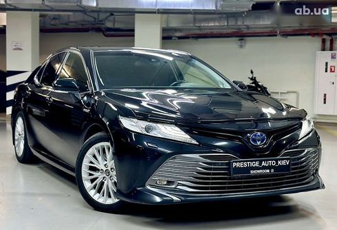 Toyota Camry 2019 - фото 2