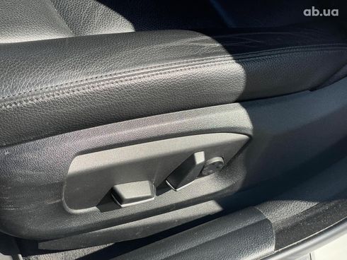 BMW 5 серия 2015 белый - фото 21