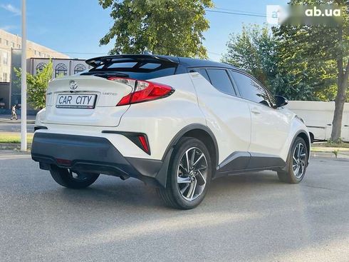 Toyota C-HR 2020 - фото 6