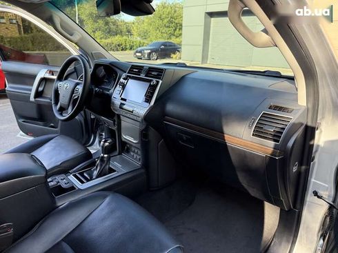 Toyota Land Cruiser Prado 2019 - фото 24