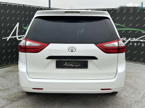 Toyota Sienna 2016 - фото 4