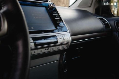 Toyota Land Cruiser Prado 2017 - фото 24