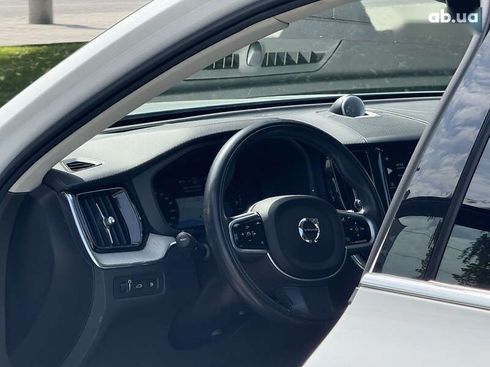 Volvo XC60 2020 - фото 27