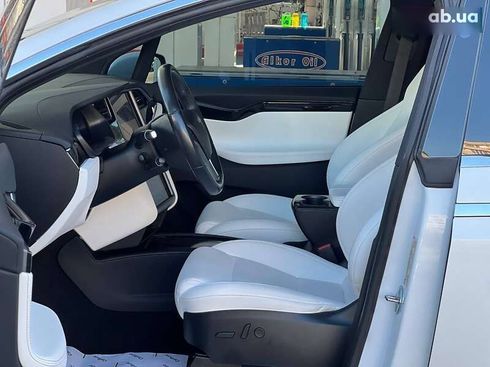 Tesla Model X 2020 - фото 18