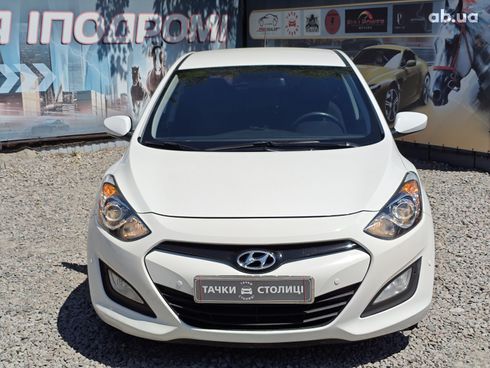 Hyundai i30 2013 белый - фото 2