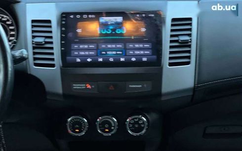 Mitsubishi Outlander 2010 - фото 20